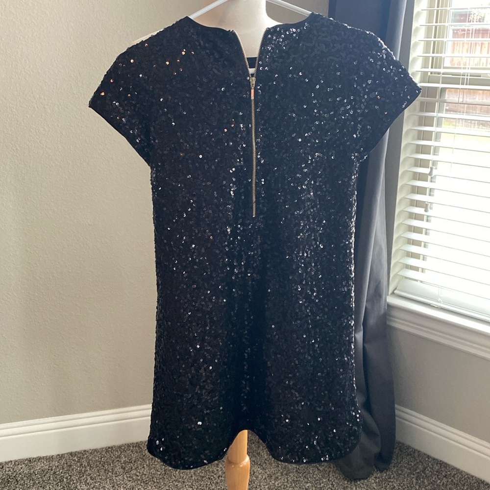 Girls, black sequined dress